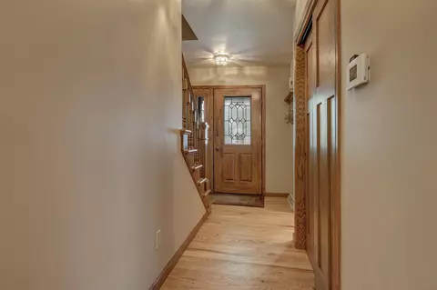 Entry Way - 3401 N Kin St, Appleton, WI 54911 photo 3 of 7