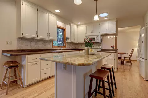 Kitchen - 3401 N Kin St, Appleton, WI 54911 photo 1 of 2