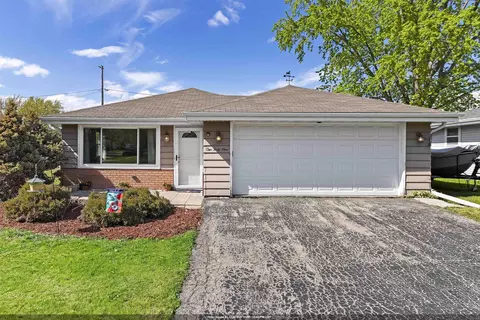 141 Stanley St, Neenah, WI 54956