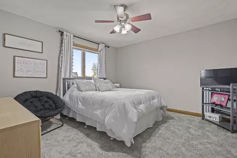 Bedroom - 4240 N Wedgewood Dr, Appleton, WI 54911 photo 2 of 6