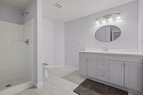 Bath - 4240 N Wedgewood Dr, Appleton, WI 54911 photo 5 of 5