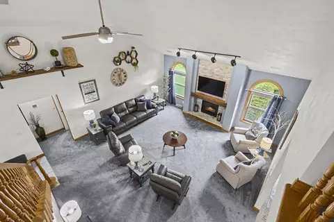 Living - 4240 N Wedgewood Dr, Appleton, WI 54911 photo 5 of 5