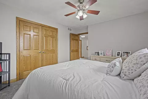 Bedroom - 4240 N Wedgewood Dr, Appleton, WI 54911 photo 3 of 6