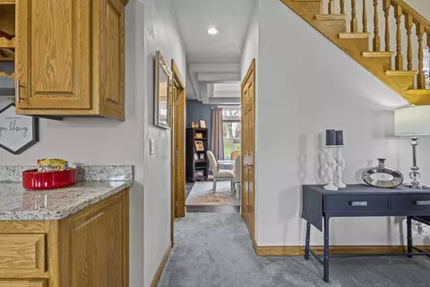 Entry Way - 4240 N Wedgewood Dr, Appleton, WI 54911 photo 1 of 9