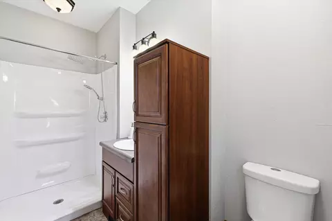 Bath - 1011 N Fair St, Appleton, WI 54911 photo 2 of 3