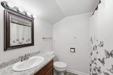Bath - 1011 N Fair St, Appleton, WI 54911 photo 3 of 3