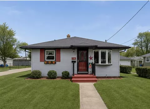 738 London St, Menasha, WI 54952
