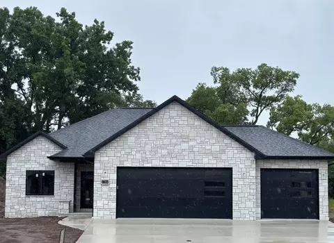 1764 Bobby Jones Dr, De Pere, WI 54115