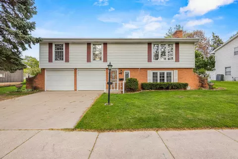 1742 N Douglas St, Appleton, WI 54914