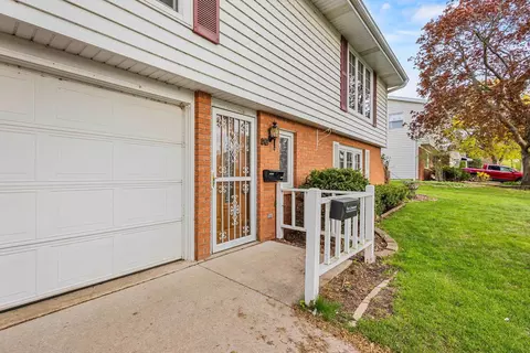 Exterior - 1742 N Douglas St, Appleton, WI 54914 photo 5 of 6