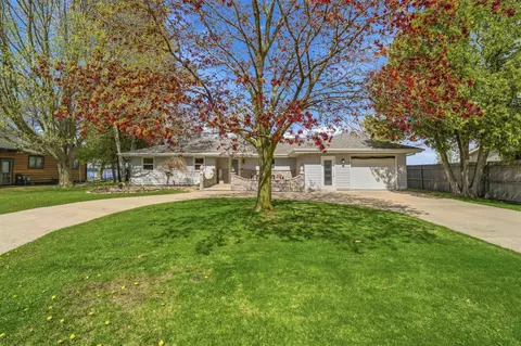 201 N Pike St, Cecil, WI 54111