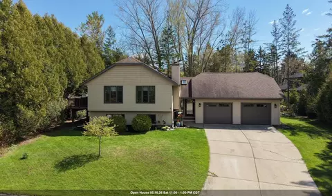 641 E Walnut Pl, Sturgeon Bay, WI 54235