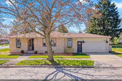 3002 Prairie St, Two Rivers, WI 54241