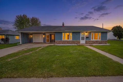 329 S James St, Kimberly, WI 54136