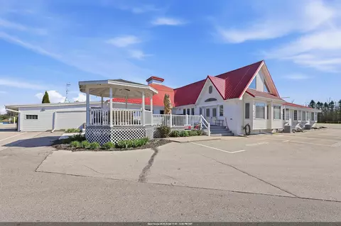 w921 Kettle Moraine Lane #9, Campbellsport, WI 53010