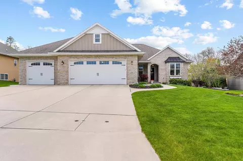 3747 Copper Oak Cir, Green Bay, WI 54313