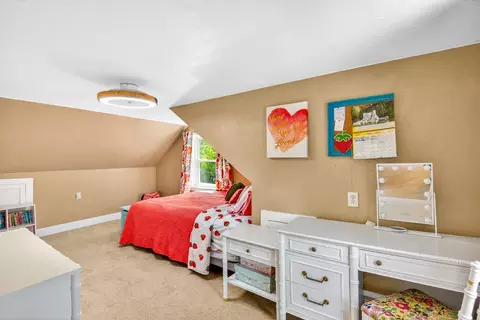 Bedroom - 2425 Barbara Ave, Appleton, WI 54915 photo 5 of 8