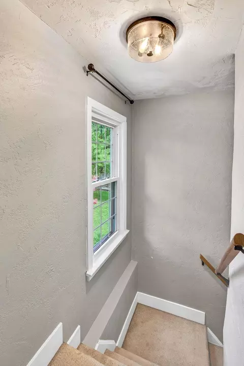 Entry Way - 2425 Barbara Ave, Appleton, WI 54915 photo 2 of 4