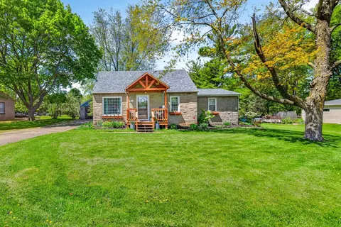 2425 Barbara Ave, Appleton, WI 54915