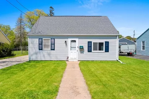 1906 Columbia Ave, Oshkosh, WI 54901