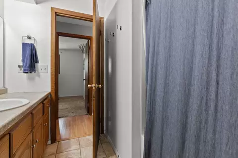 Bath - 543 E Murray Ave, Appleton, WI 54915 photo 4 of 4
