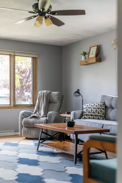 Living - 543 E Murray Ave, Appleton, WI 54915 photo 2 of 5