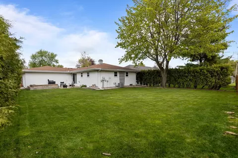 Exterior - 543 E Murray Ave, Appleton, WI 54915 photo 5 of 11