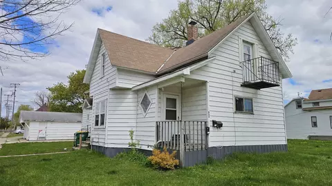 903 Smith St, Green Bay, WI 54301