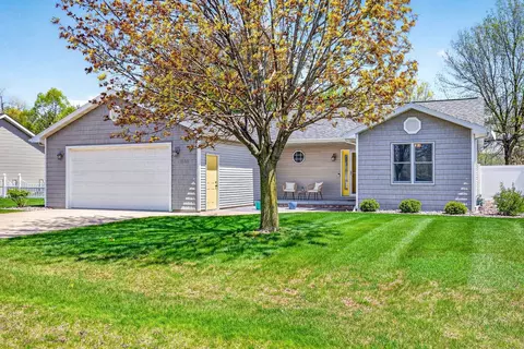 n9168 Cherry Meadow Drive, Appleton, WI 54915