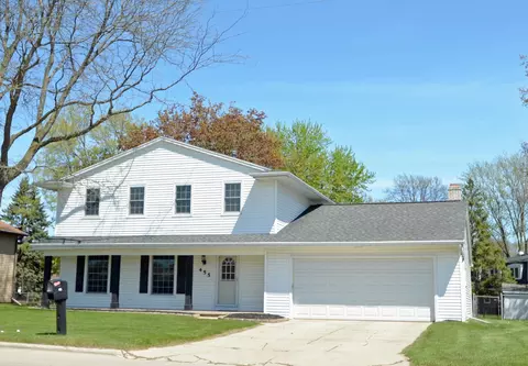 455 Alpine Dr, Green Bay, WI 54302