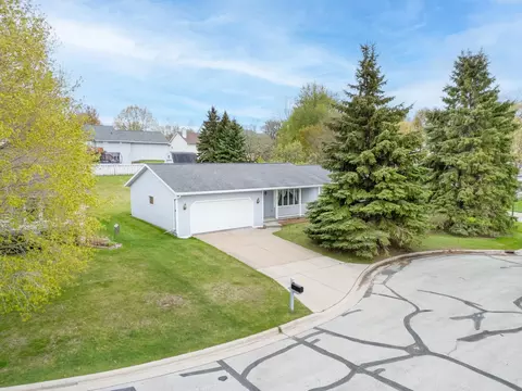 2750 St Anthony Dr, Green Bay, WI 54311