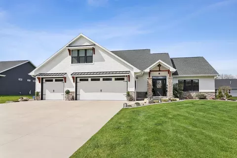 2082 Fescue Way, Green Bay, WI 54313
