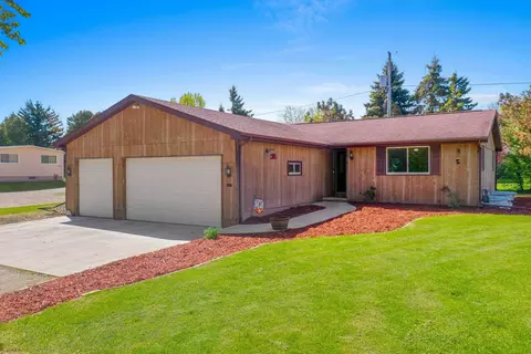 1842 N Oakwood Rd, Oshkosh, WI 54904