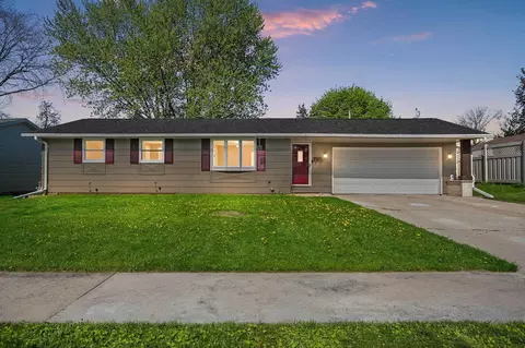 920 Lee Ave, De Pere, WI 54115