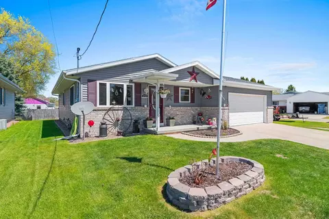 3722 Mackert St, Manitowoc, WI 54220
