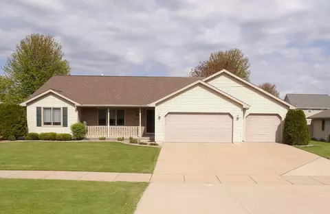 2360 Lost Dauphin Rd, De Pere, WI 54115