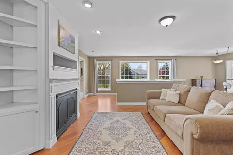 Living - 3219 E Fallcreek Ln, Appleton, WI 54913 photo 4 of 5