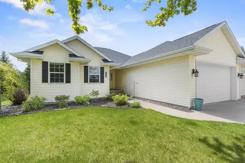 Exterior - 3219 E Fallcreek Ln, Appleton, WI 54913 photo 15 of 18