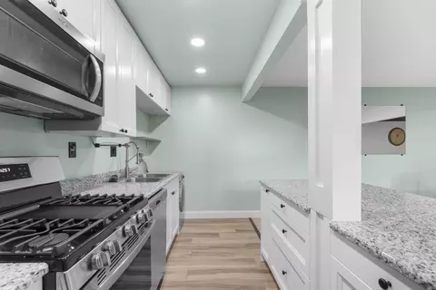 Kitchen - 3219 E Fallcreek Ln, Appleton, WI 54913 photo 9 of 9