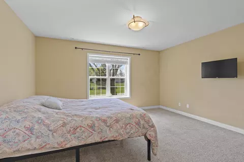 Bedroom - 3219 E Fallcreek Ln, Appleton, WI 54913 photo 4 of 5