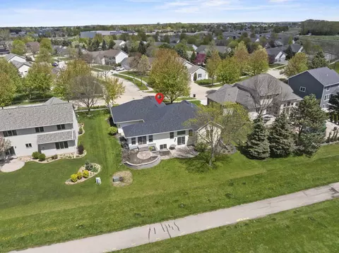 View/Area - 3219 E Fallcreek Ln, Appleton, WI 54913 photo 8 of 9