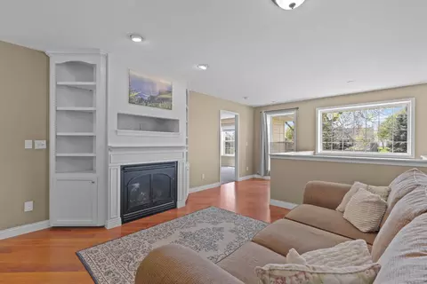 Living - 3219 E Fallcreek Ln, Appleton, WI 54913 photo 1 of 5