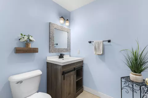 Bath - 3219 E Fallcreek Ln, Appleton, WI 54913 photo 4 of 7