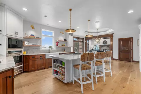 Kitchen - 2730 E Apple Hill Blvd, Appleton, WI 54913 photo 3 of 10