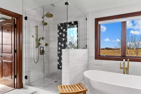 Bath - 2730 E Apple Hill Blvd, Appleton, WI 54913 photo 6 of 13