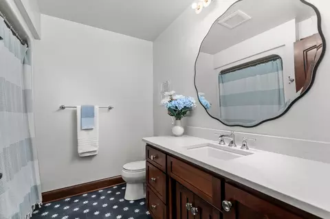 Bath - 2730 E Apple Hill Blvd, Appleton, WI 54913 photo 11 of 13