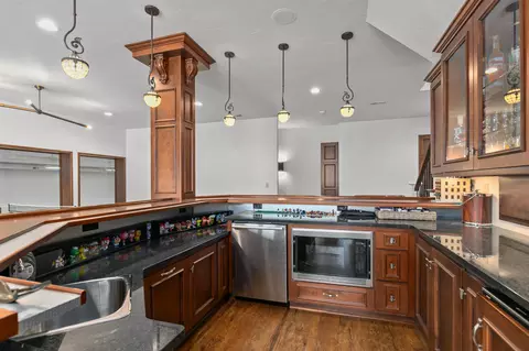 Kitchen - 2730 E Apple Hill Blvd, Appleton, WI 54913 photo 10 of 10