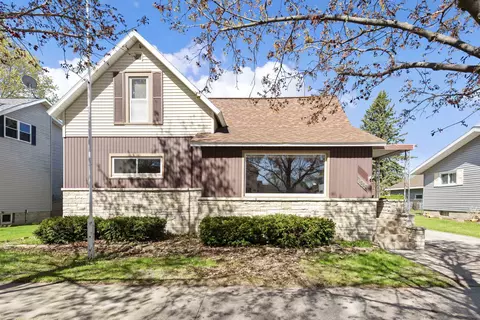 1333 Oakes St, Marinette, WI 54143