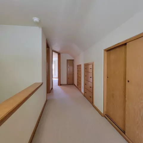 Entry Way - 1340 W Spring St, Appleton, WI 54914 photo 2 of 4