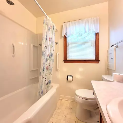 Bath - 1340 W Spring St, Appleton, WI 54914 photo 1 of 4